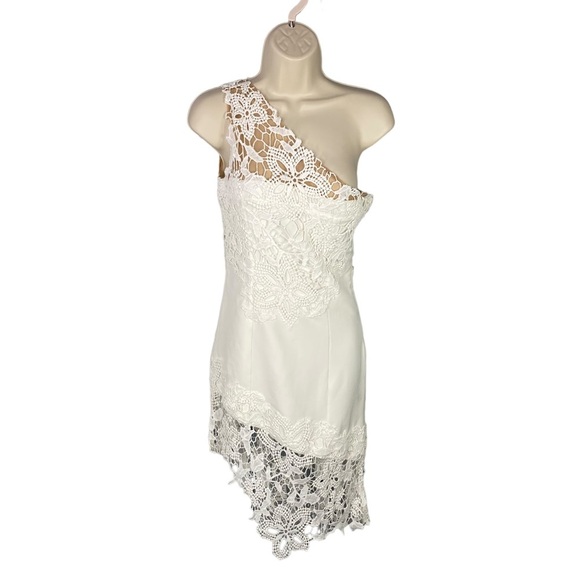 Lovers + Friends | NWT Yazmin Lace One Shoulder Mini Dress in Ivory Size XS - Picture 3 of 10